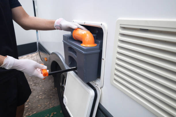 Porta potty delivery and setup in Lakeland North, WA